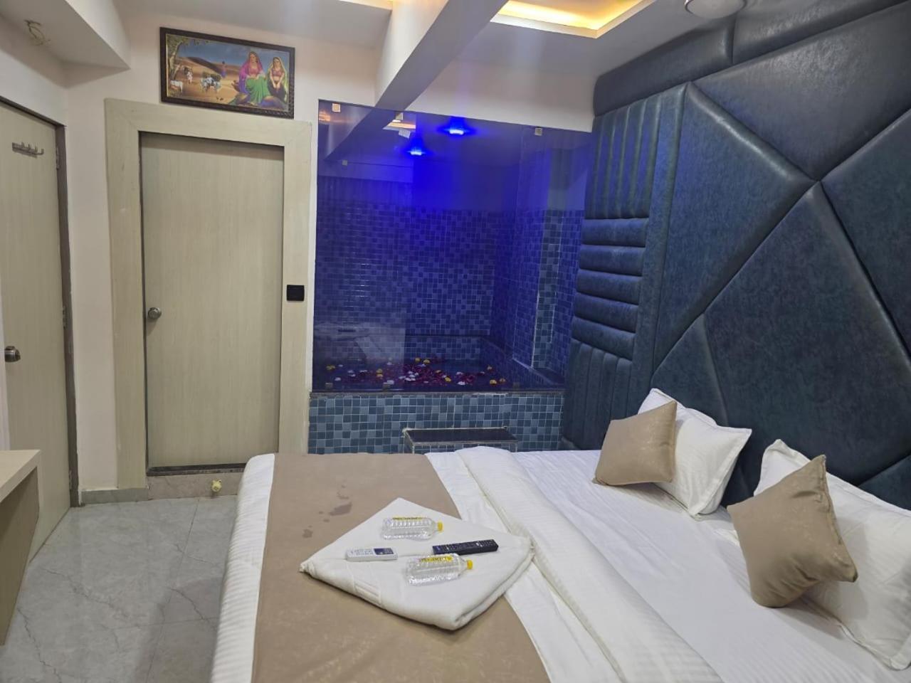 Hotel Hill Top Ahmadábád Kültér fotó
