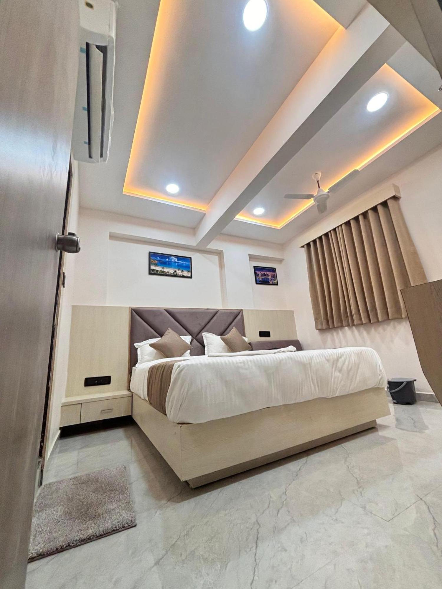 Hotel Hill Top Ahmadábád Kültér fotó